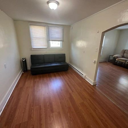 Charming 3-Bed, 1,5 Bath Home - Entire Space Just For You! グッドレッツビル エクステリア 写真