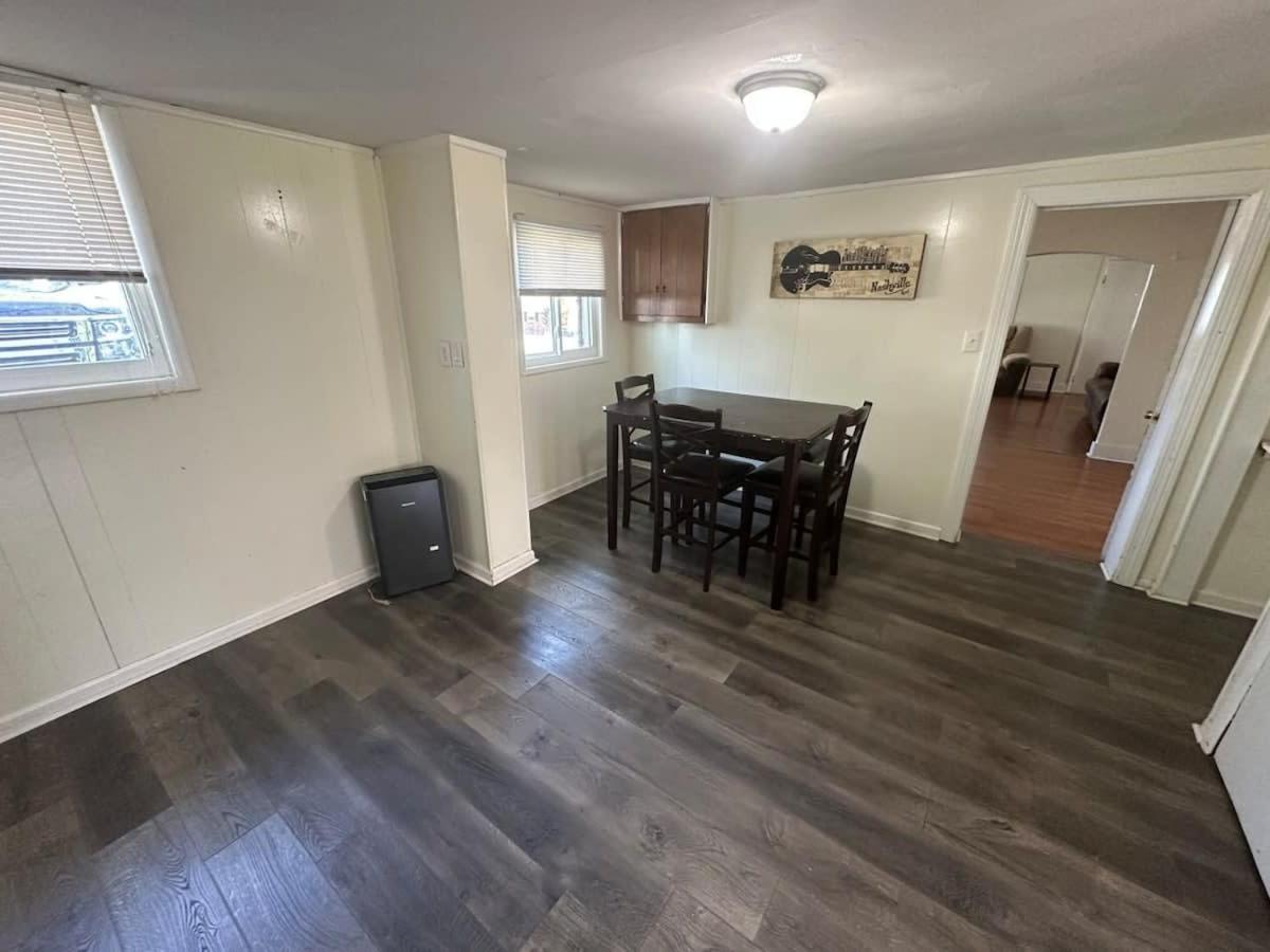 Charming 3-Bed, 1,5 Bath Home - Entire Space Just For You! グッドレッツビル エクステリア 写真